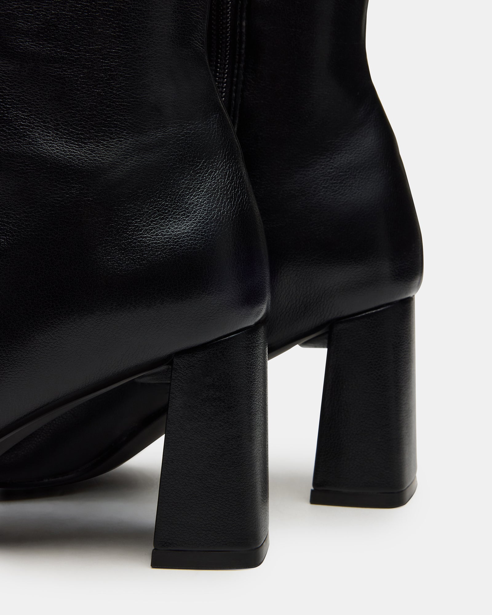HOLLY BLACK WIDE CALF